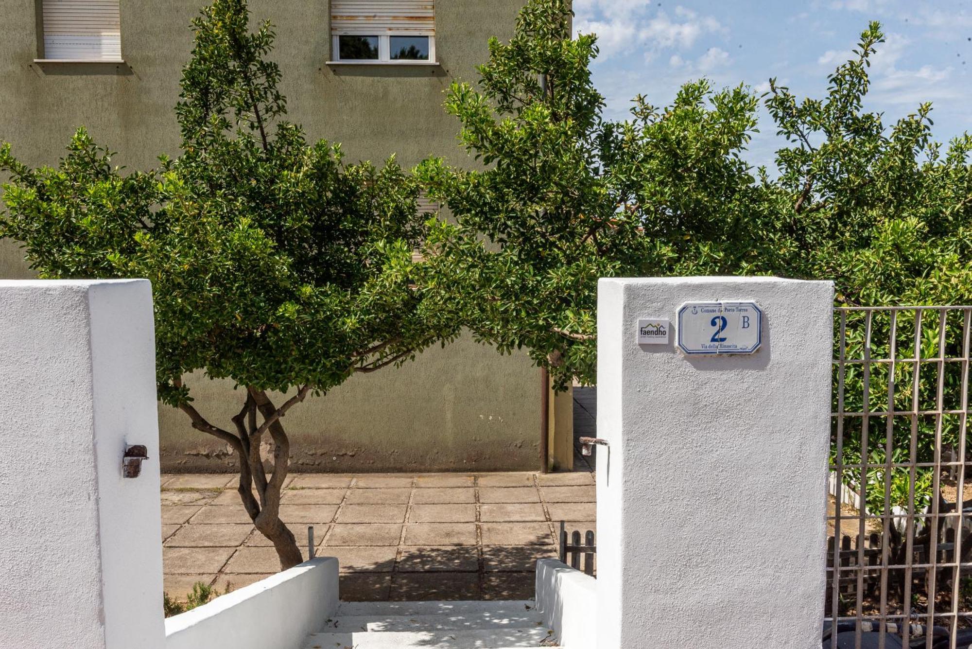 Guest House - Affittacamere Green Apartment - By Faendho Porto Torres Extérieur photo